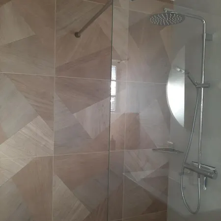 Idealement Situe Proche Tanchet Apartment *